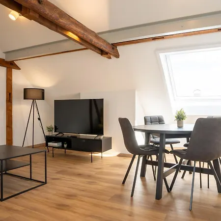 Casavia - Ibm - Bright Collection Apartment